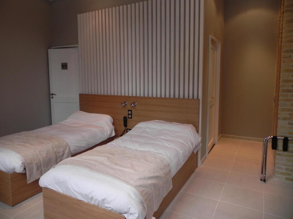 Hotel - Restaurant Au Tonnelier Bergues Phòng bức ảnh